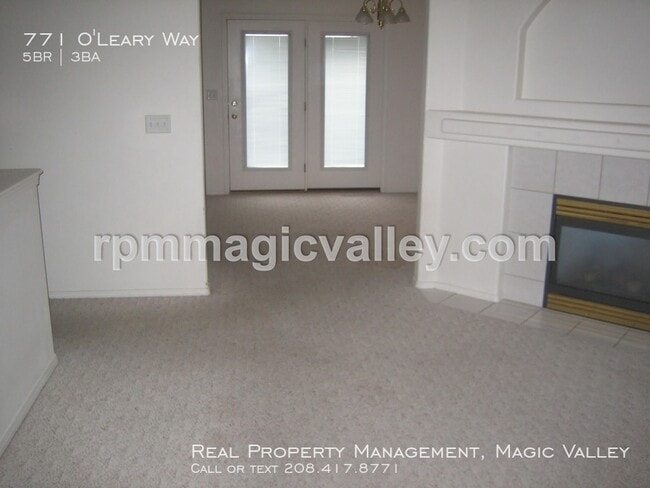 Building Photo - Beautiful large 5 Bedroom, 3 full Bathroom