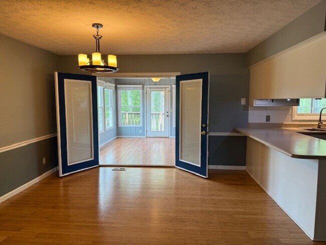 Foto del edificio - 3 Bedroom / 2.5 Bathroom - Home in Cookeville!