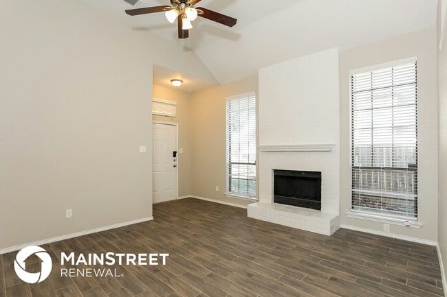 Foto del edificio - 885 Keeneland Ct