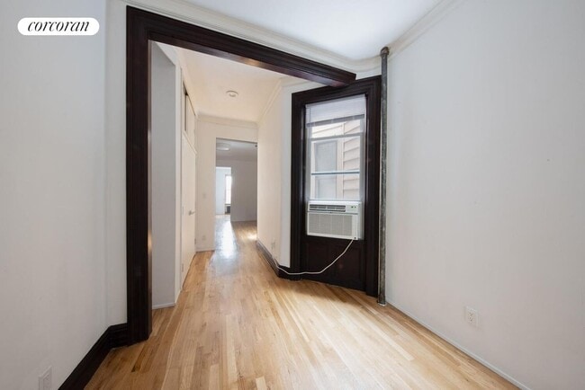 Building Photo - 644 Leonard St