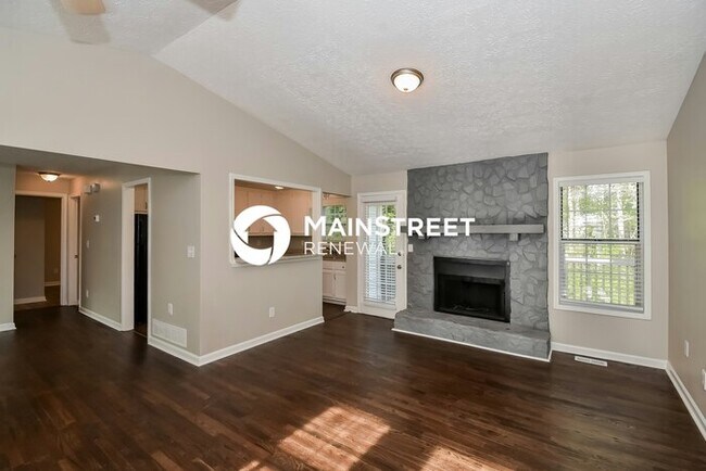 Foto del edificio - 4 Bedroom Pet-Friendly Home in Douglasville, GA with Main Street Renewal