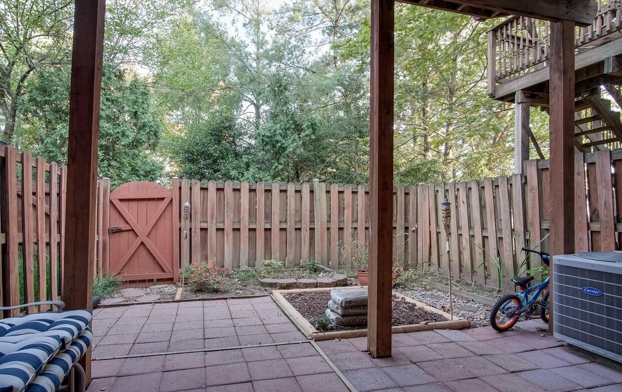 Fenced private backyard/patio - 1179 Cypress Tree Pl