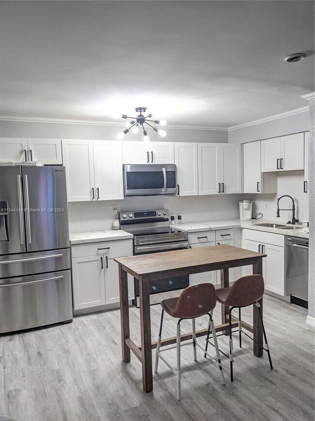 Foto del edificio - 1812 NE 11th Ave