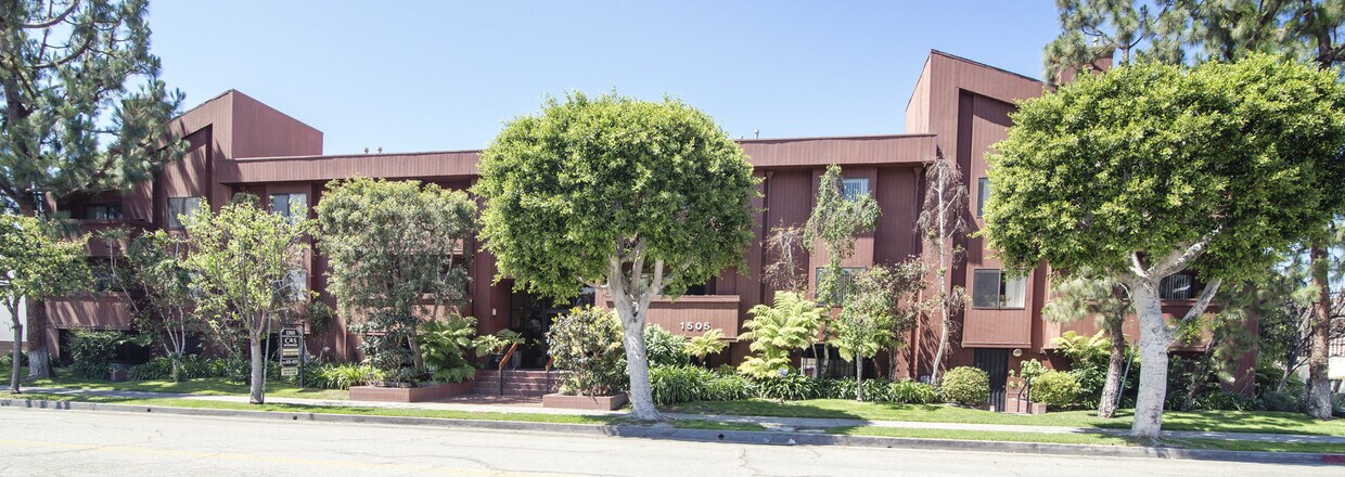 Foto principal - 1505 Barry Ave