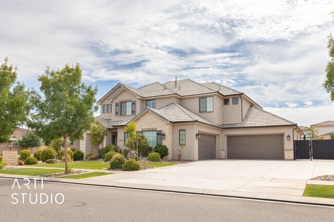 Building Photo - Gorgeous 5 bed 4 bath furnished home in Li...