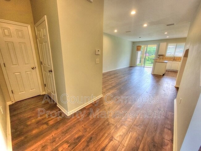 Building Photo - 2311 Red Moon Dr