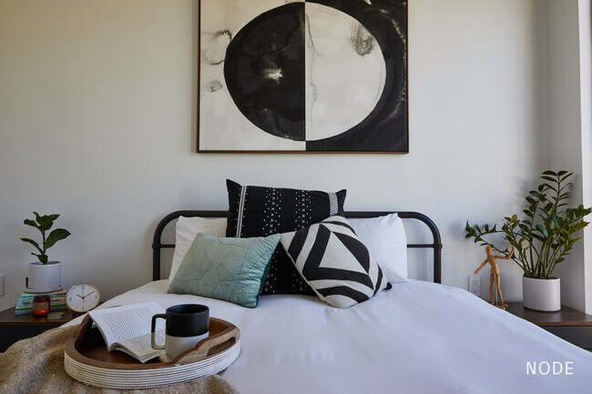 Foto del edificio - Private 1 Bed/1 Bath in 3 bedroom co-livin...