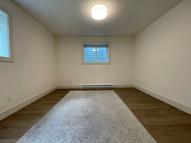 Photo du bâtiment - 19768-1975B 75B Ave