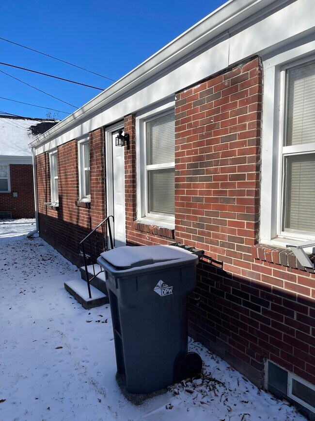 606 N Moreland Ave, Indianapolis, IN 46222 House Rental in