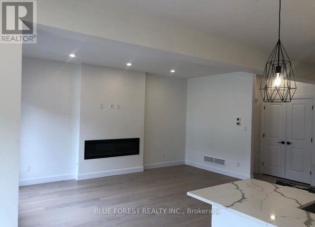 Building Photo - 3 Armstrong St