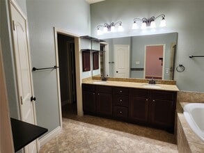 Building Photo - 2019 Sunset Springs Dr
