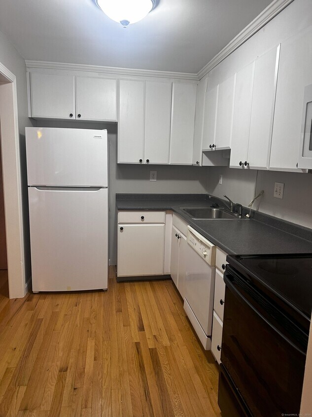 Primary Photo - 100 Oxbow Dr