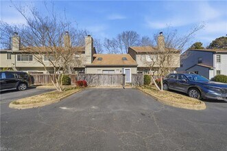 Building Photo - 1524 Colonnade Dr