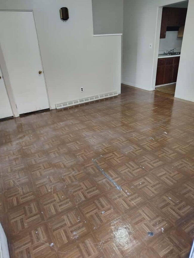 Building Photo - 2.0 bedroom in Richmond Indiana 47374