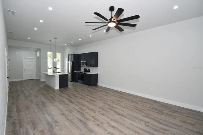 Building Photo - 6 Seton Pl