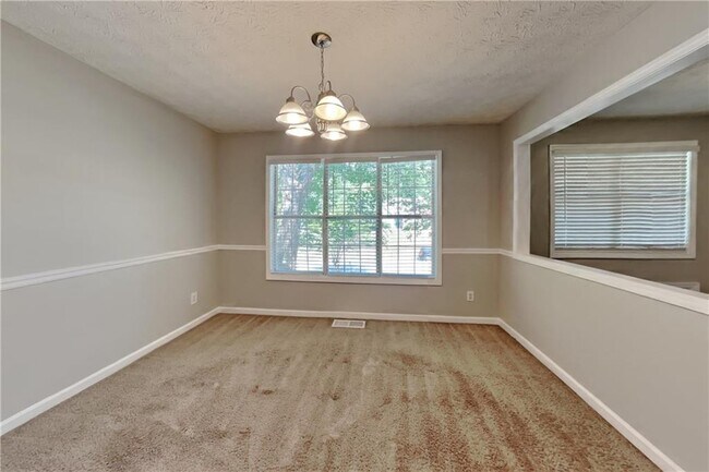 Foto del edificio - 3945 Piper Glen Dr NE