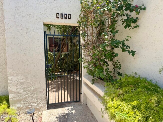 Building Photo - 5147 N 76th Pl