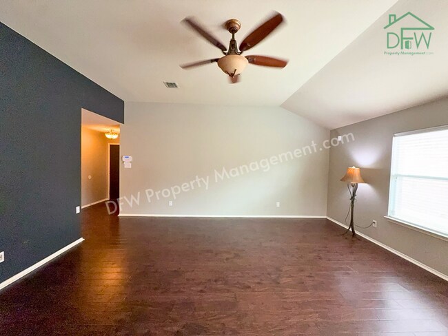 Foto del edificio - Charming 3 Bed / 2 Bath Home for Lease in Heritage Glen — Fort Worth