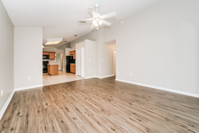 Foto del edificio - 2459 Woodstork Ct