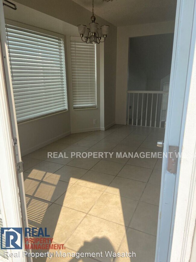 Building Photo - 4 br, 2 bath House - 1213 W Crystal River Dr