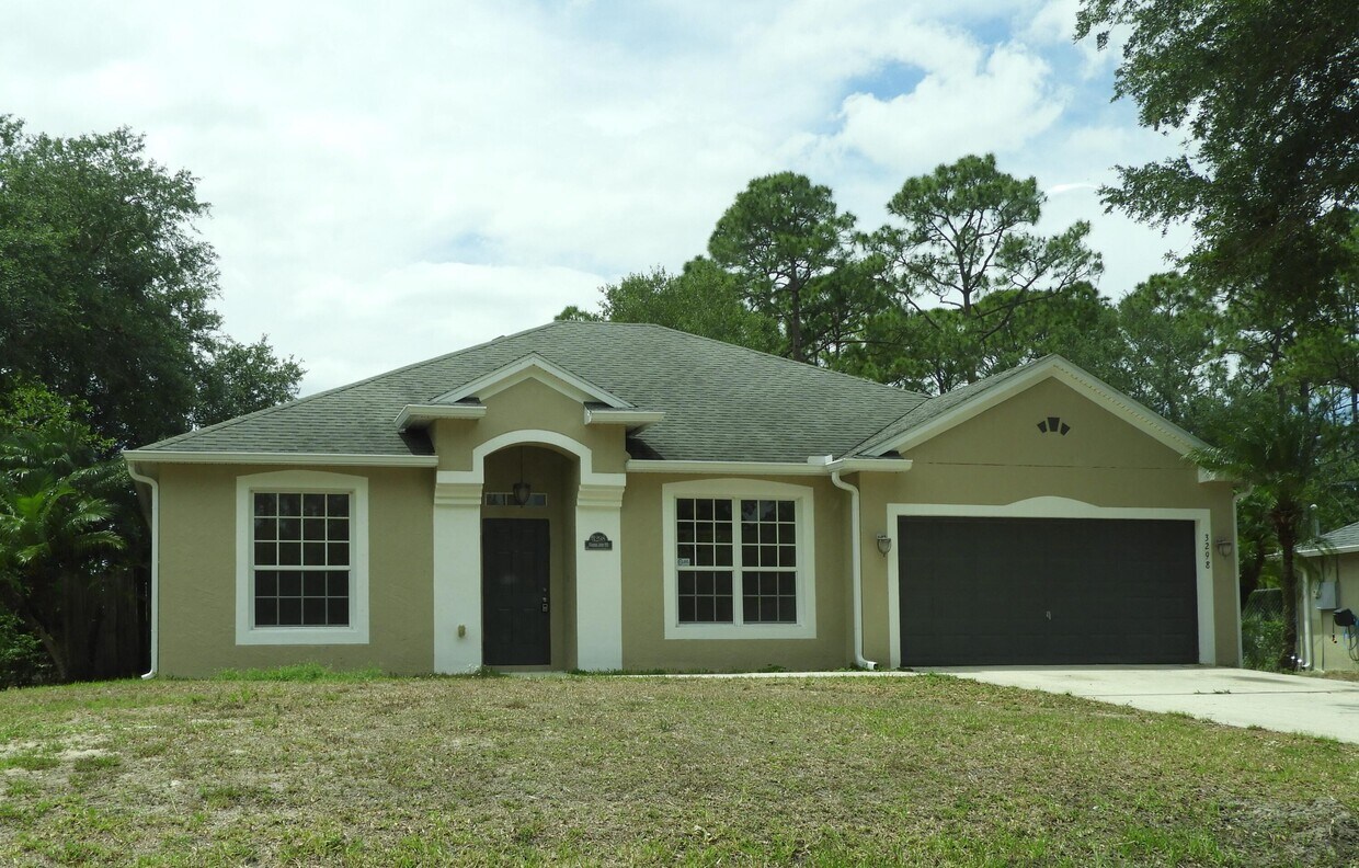 Foto principal - 3298 Slama Ave