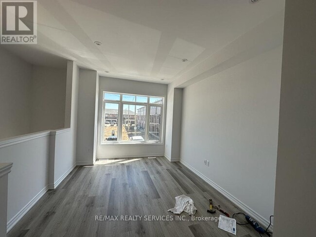 Building Photo - 461 Blackburn Dr