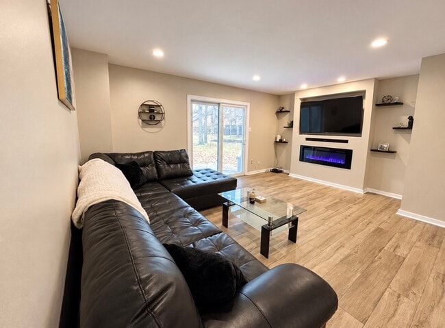 Building Photo - 509 Jaeger Ct