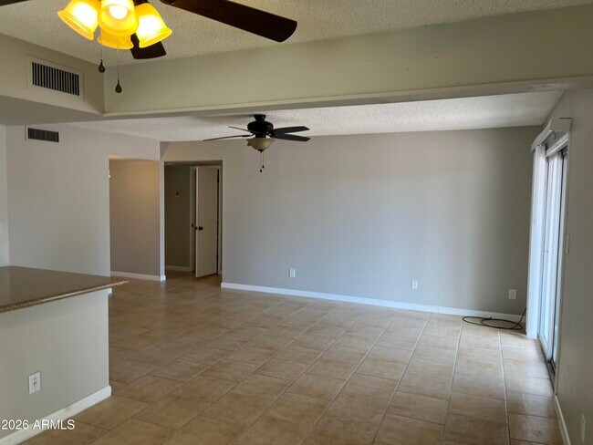 Foto del edificio - 9334 E Sun Lakes Blvd N