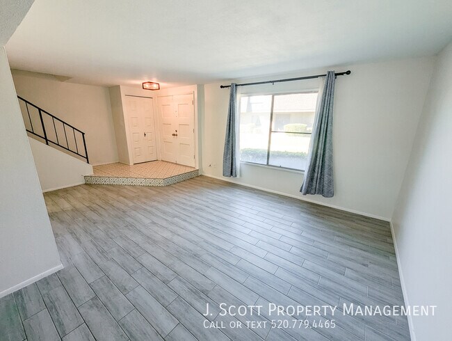 Building Photo - 1618 E Dunbar Dr