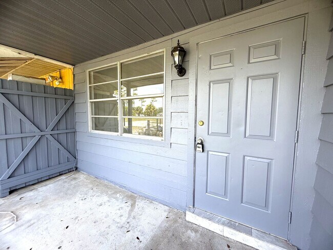 Foto del edificio - 2621 Nightshade Ln