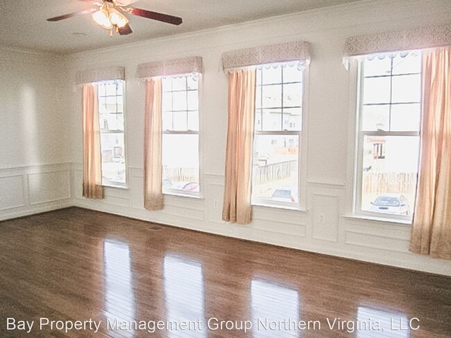 Foto del edificio - 3 br, 3.5 bath House - 8121 HARD SHALE ROAD