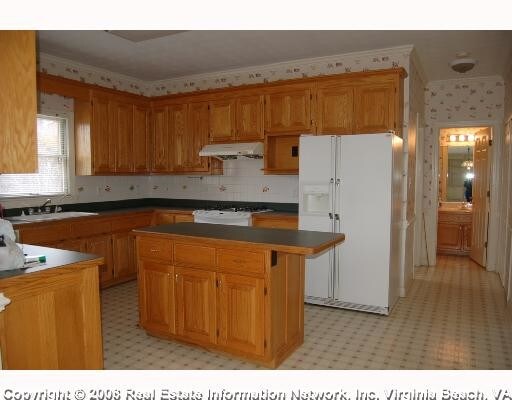 Foto del edificio - 636 Hidden Falls Ln