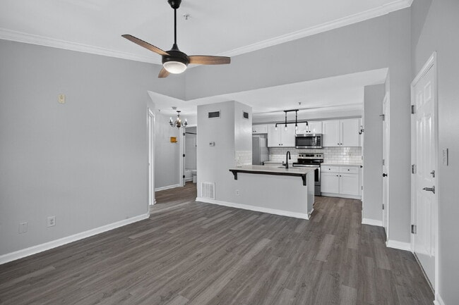 Building Photo - 3rd Floor Condo in Merer Point