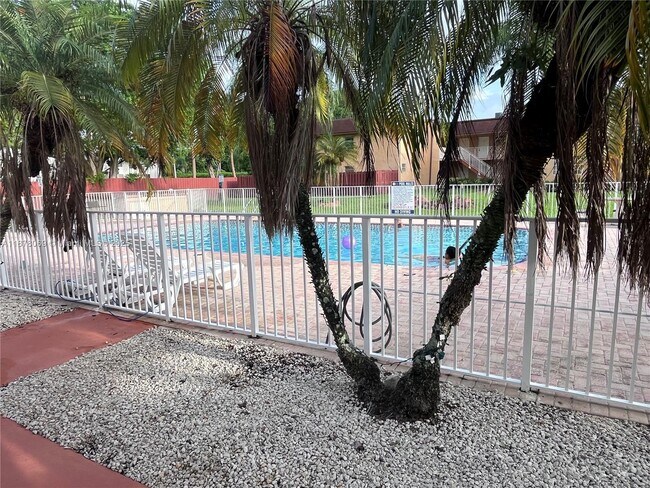 Foto del edificio - 9970 SW 88th St