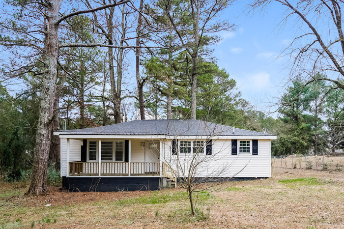 Primary Photo - Cozy 3-Bedroom Home