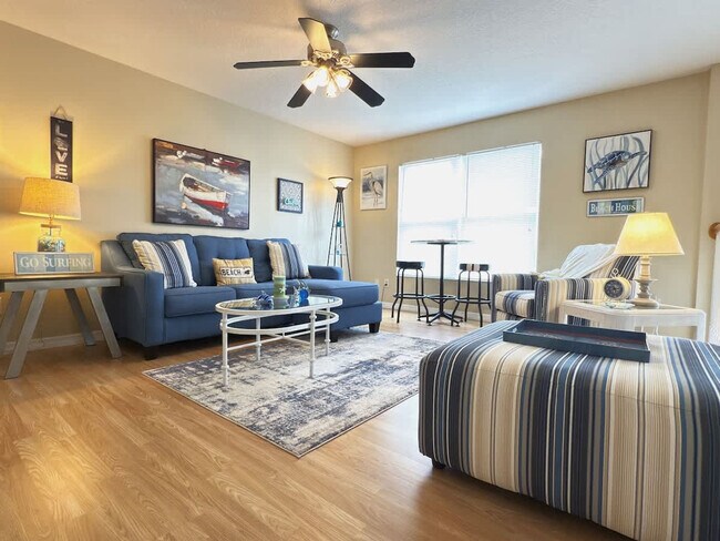 Building Photo - 900 Oxford Dr