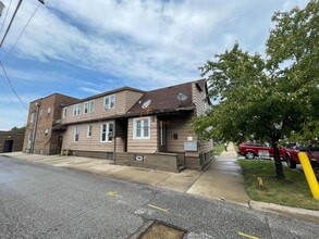 Building Photo - 4030 Pulaski St