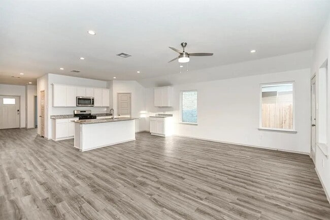 Building Photo - 7715 Windmeadow Dr