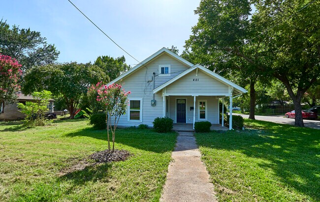 Building Photo - 401 S Ebrite St