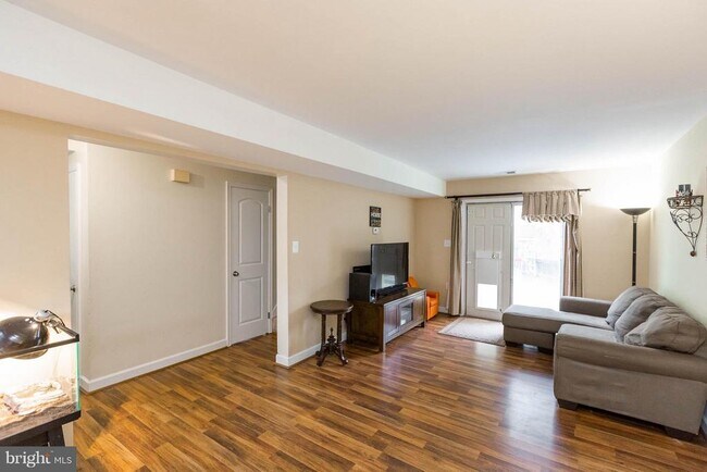 Foto del edificio - 14308 Lindendale Rd
