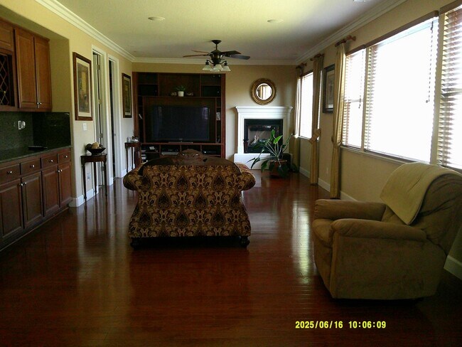 Building Photo - 5002 S Ridgefield Way