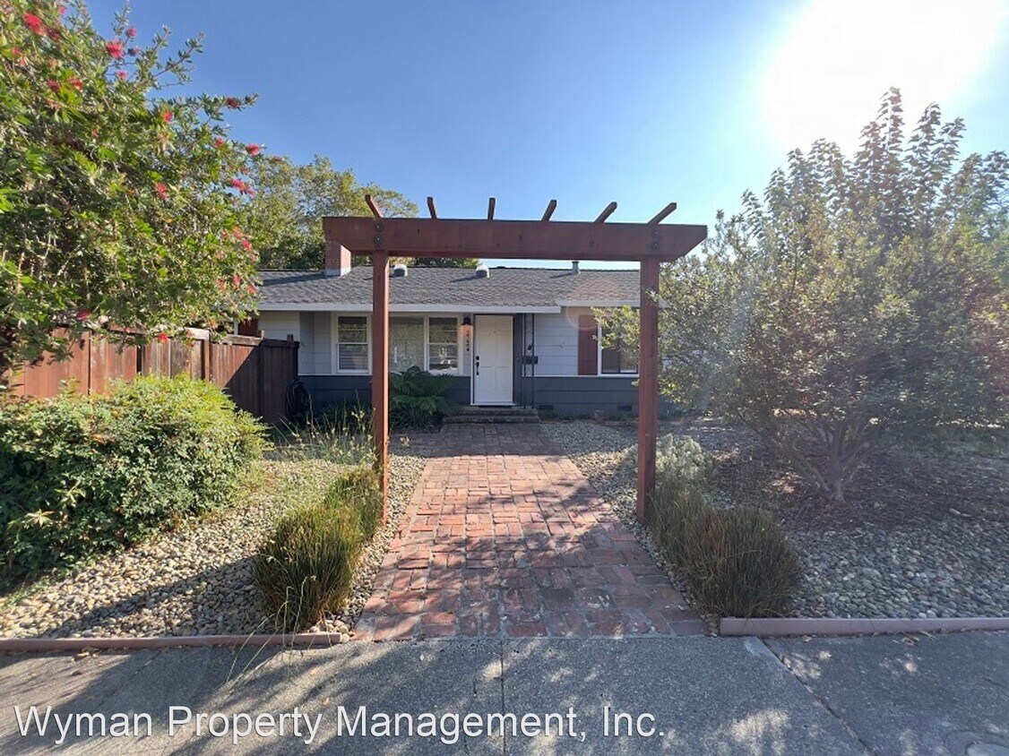 Primary Photo - 2 br, 1 bath House - 2795 Laurel Street