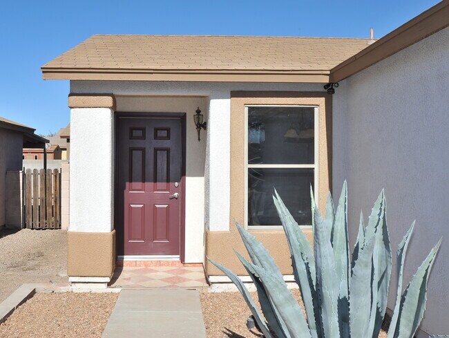 Foto del edificio - 1596 W Carey Belle Ct