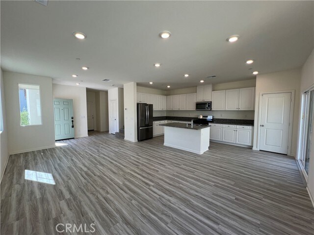 Foto del edificio - 25198 Harmony Ave