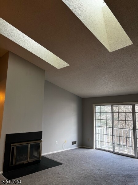 Building Photo - 233 Larch Ln