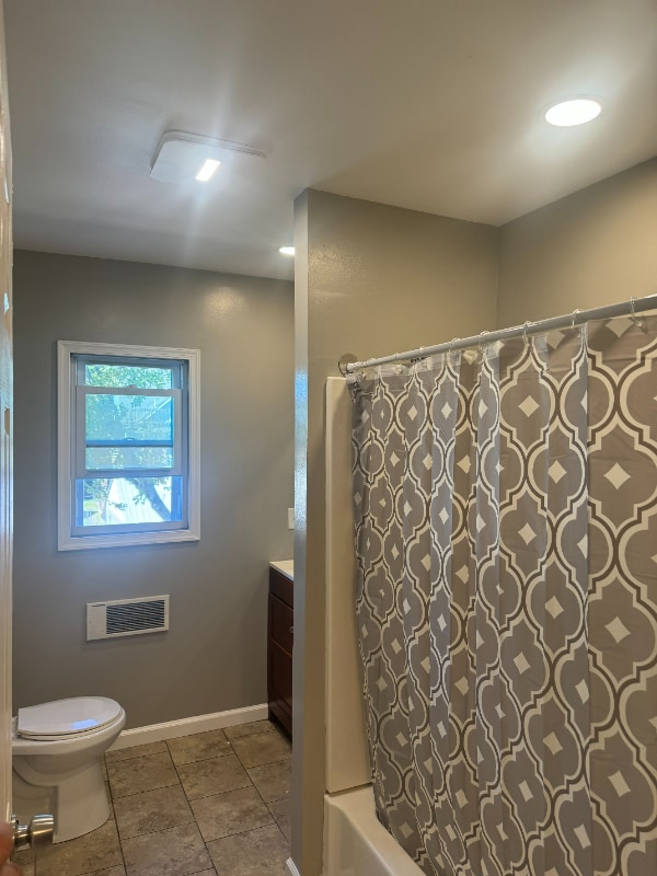 Building Photo - 21 S Loveland Ave