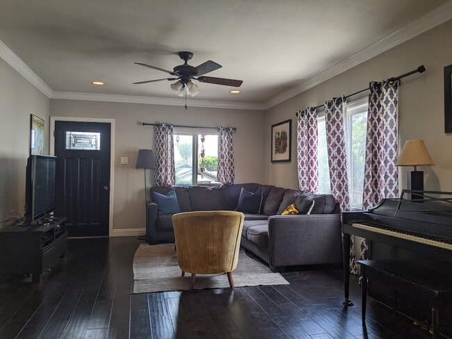 living - 2625 W Avenue 34