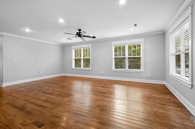 Foto del edificio - Bright & Cozy 3-Bedroom, 2-Bathroom Home w...