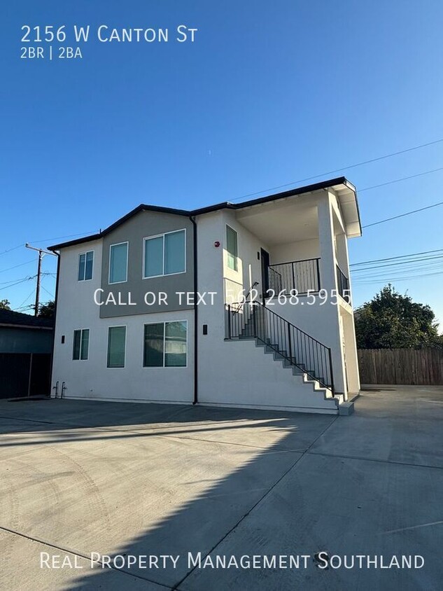 Primary Photo - 2 bed/2 Bath Upstairs Apartment in Long Be...