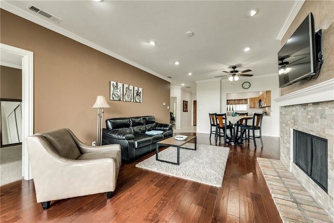 Foto del edificio - 5310 Keller Springs Rd